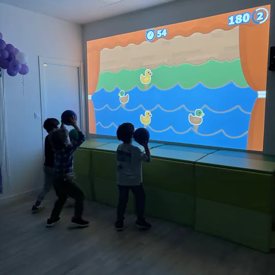 Juego interactivo proyectado en la fiesta de piratas